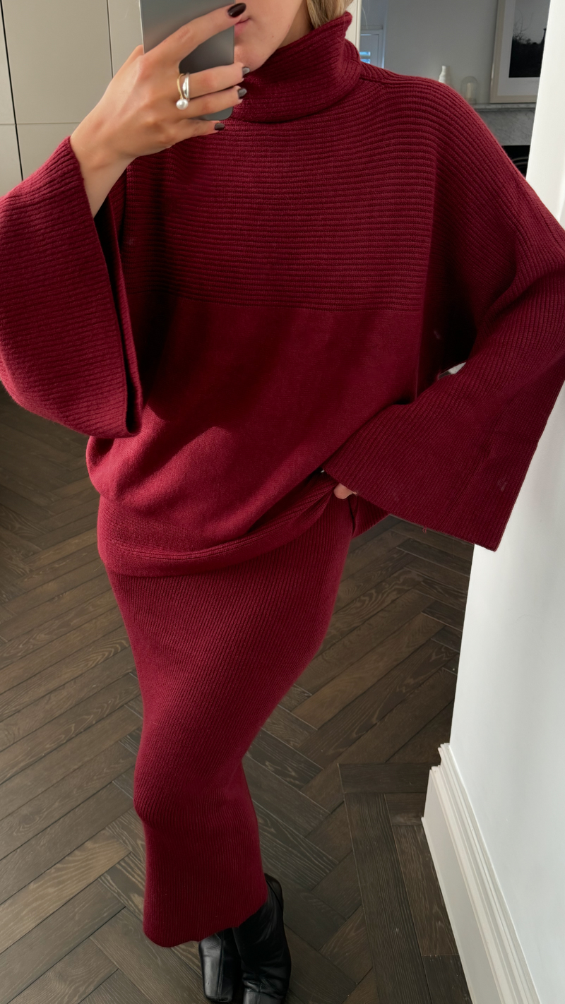 AMELIE SWEATER - DARK CHERRY